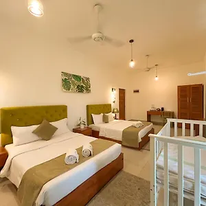 J Leaf By Blue Bird Negombo