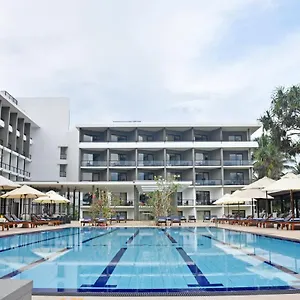 Goldi Sands Negombo